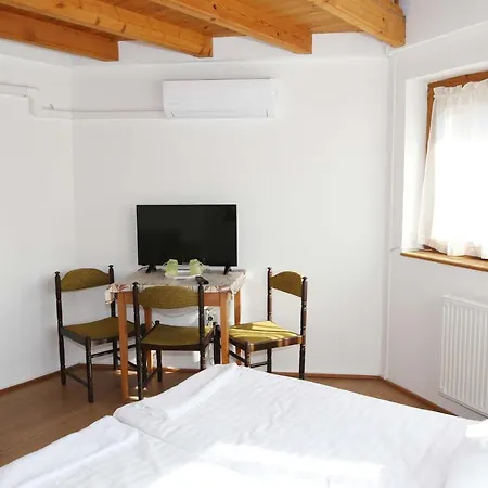 Tornyos Vendeghaz Apartment *